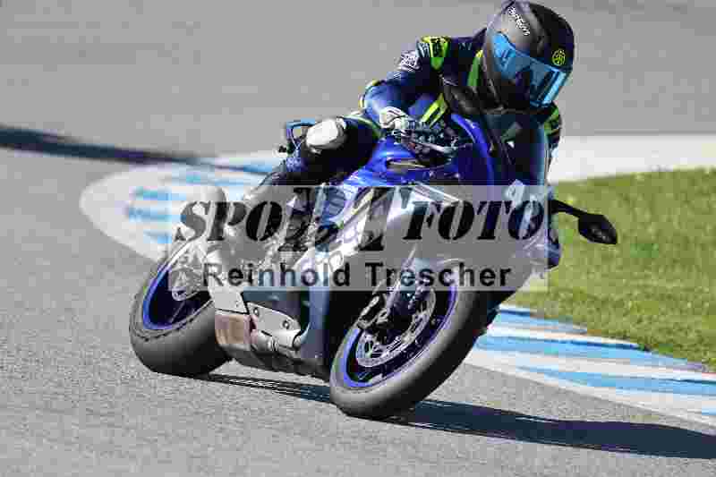 /02 28.-31.01.2025 Moto Center Thun Jerez/gruen-green/42